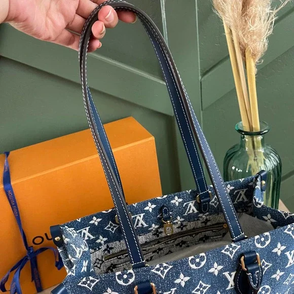❌SOLD❌NEW Louis Vuitton On The Go OTG MM Denim Sold OUT Tote Bag - Picture 8 of 10
